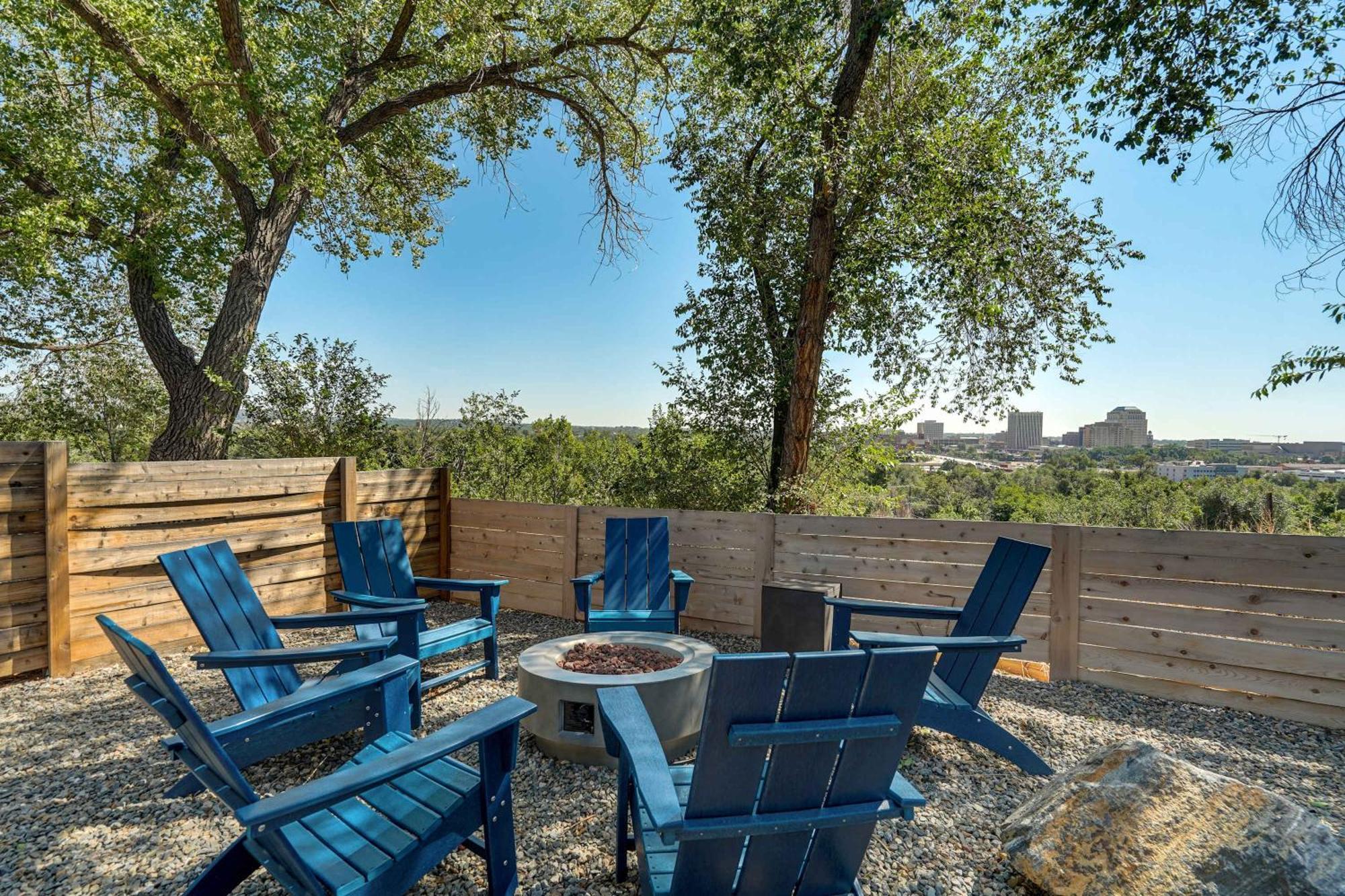 Holiday home Skyline Estate Hot Tub Spacious Yard & Views